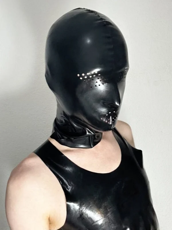 Black Latex Maske schwarz Berlin Clubwear - Image 3