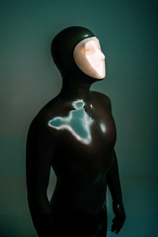Male Face-Entry Latex Catsuit - Image 5