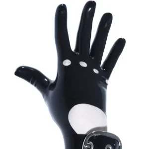 Latex gloves are equipped with knuckle